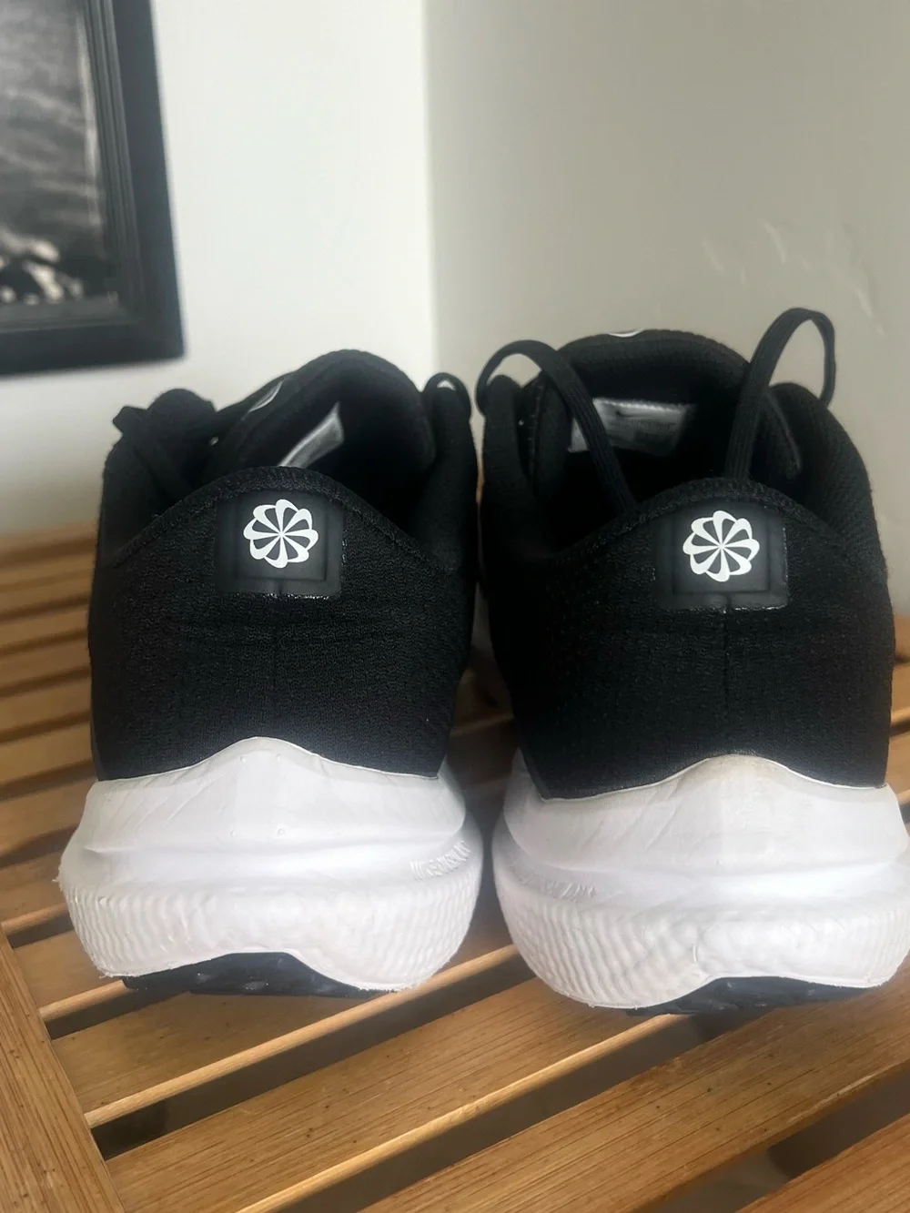 Nike Men's Air Winflo 10 Black/White Was worn once